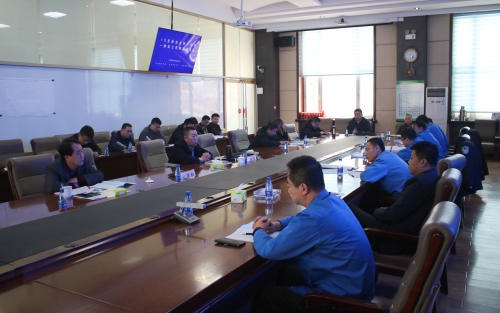 11月9日，，，，，，，公司调研组在东荣二矿调研技术经济一体化工作