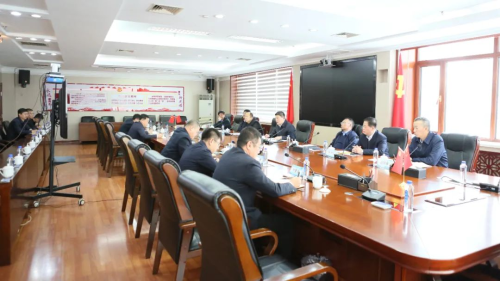 11月17日下午，，，，，，集团公司党委书记王佳喜主持召开集团公司党委理论学习中心组集中学习（扩大）会议-1